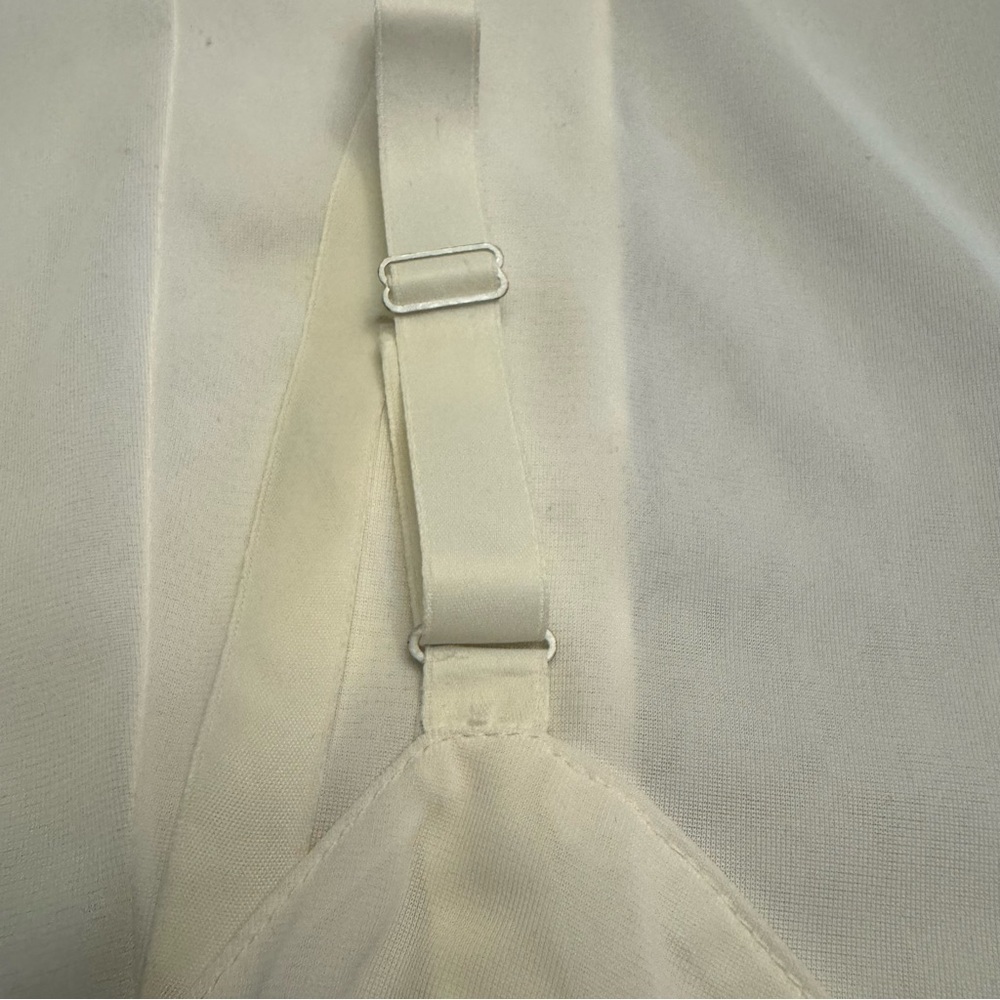 1960’s Vintage adjustable Slip Size 36 Average - Picture 6 of 11